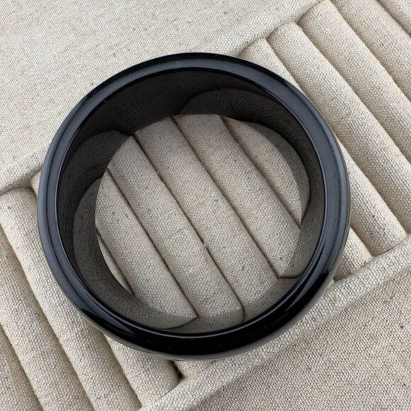 Marc By Marc JACOBS Spell out Black Wide Bangle Statement Bracelet 8" - Picture 2 of 6